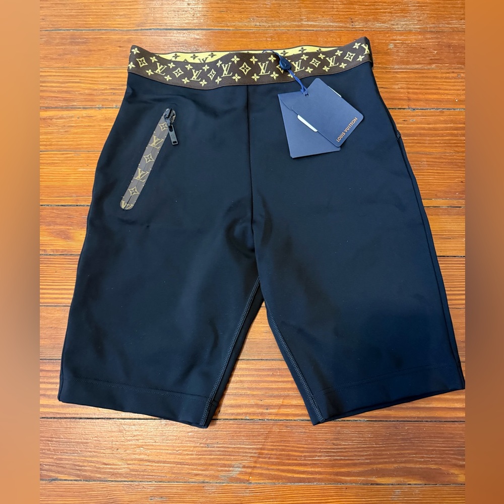 New with tags authentic Louis Vuitton Black Cycling Shorts size 38 French